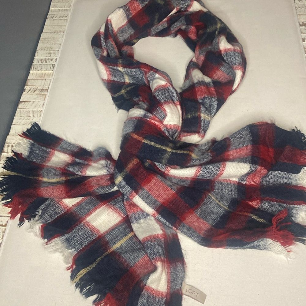 Soft and cozy plaid Scarf Loft